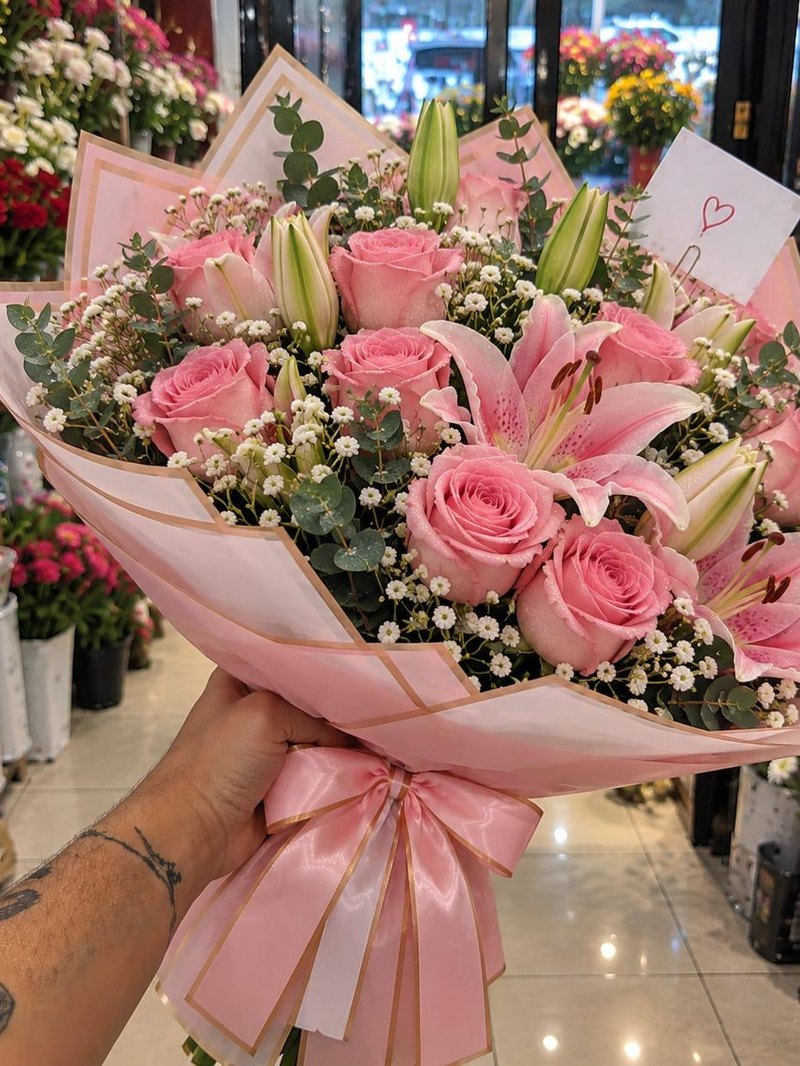 Pembe Gül ve Lilyum Buketi